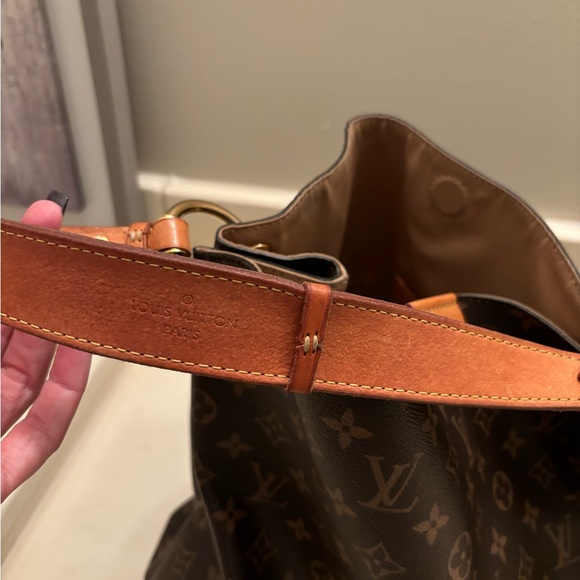 Louis Vuitton Graceful MM - Picture 7 of 16